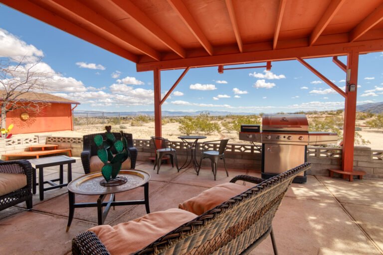 Harmonic House Patio