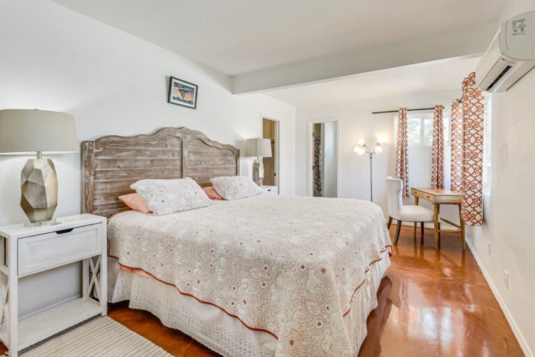 Master Bedroom Harmonic House